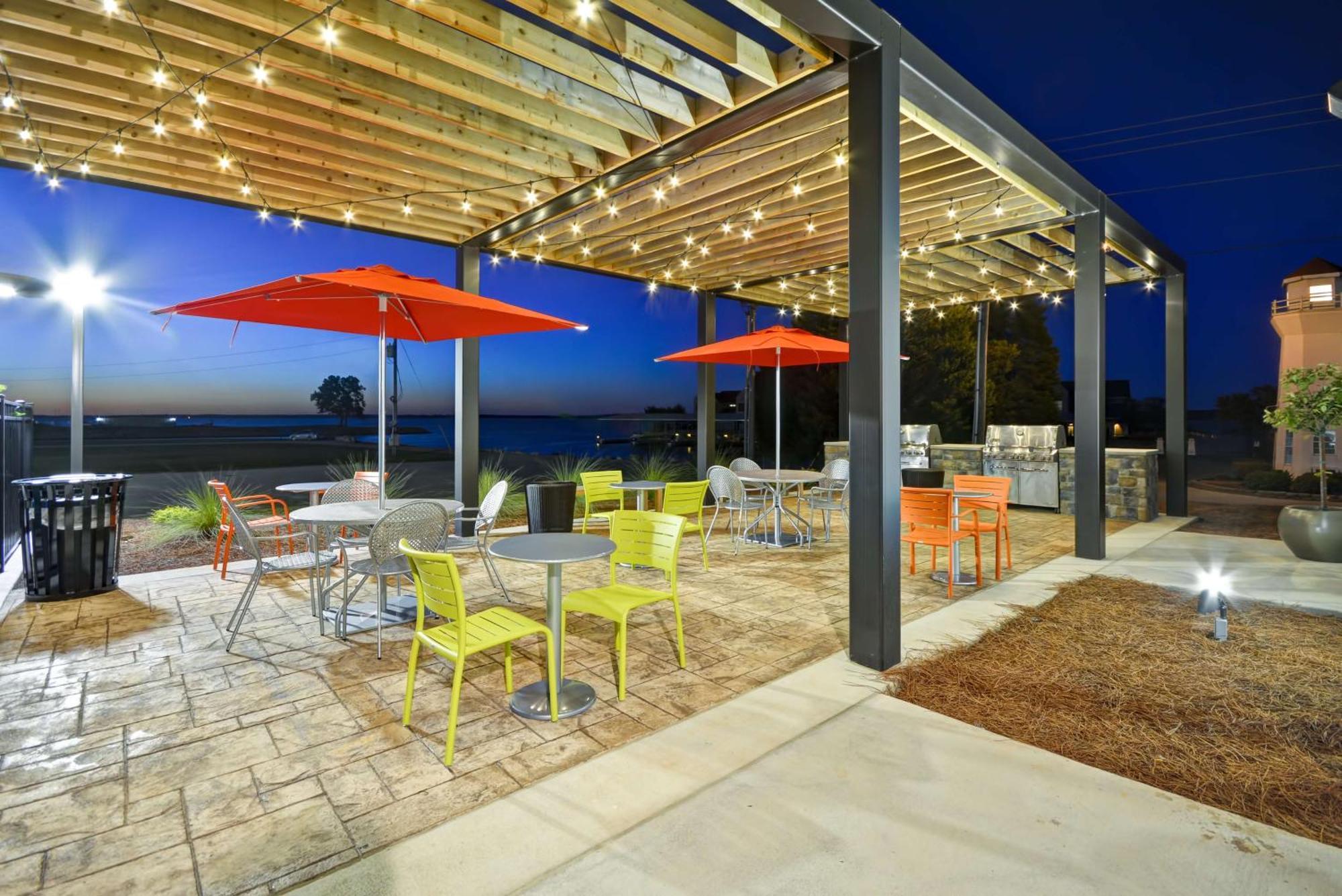 Home2 Suites By Hilton Decatur Ingalls Harbor Экстерьер фото
